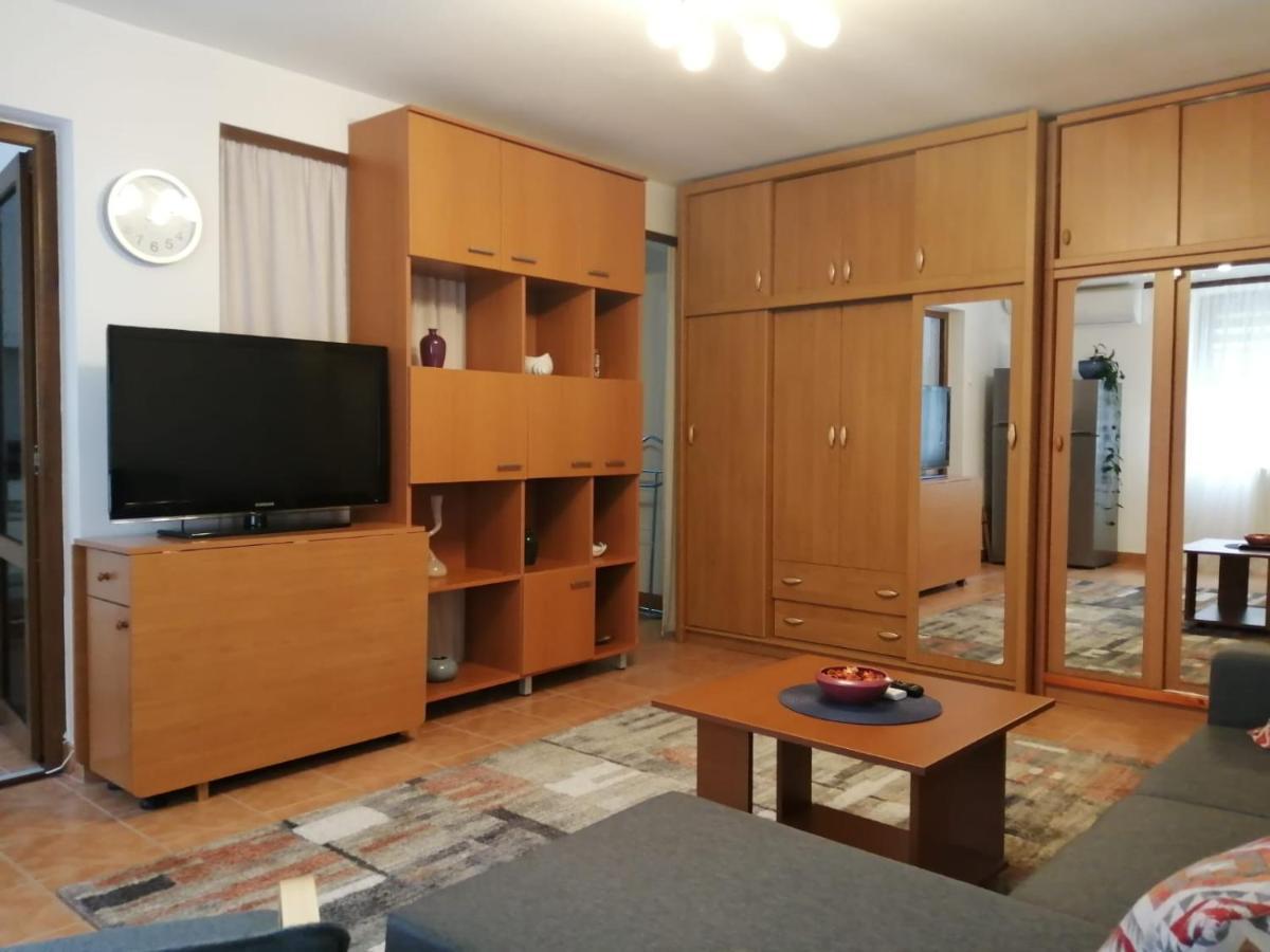 Mara Studio Apartment Constanta Bagian luar foto