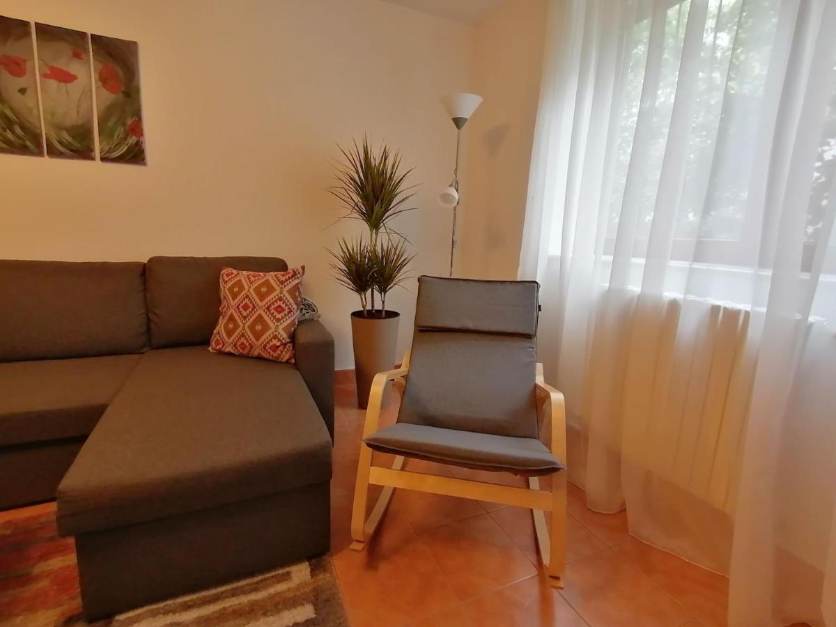 Mara Studio Apartment Constanta Bagian luar foto