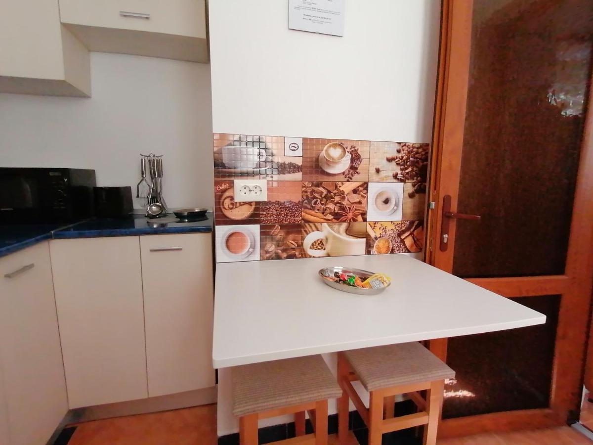 Mara Studio Apartment Constanta Bagian luar foto