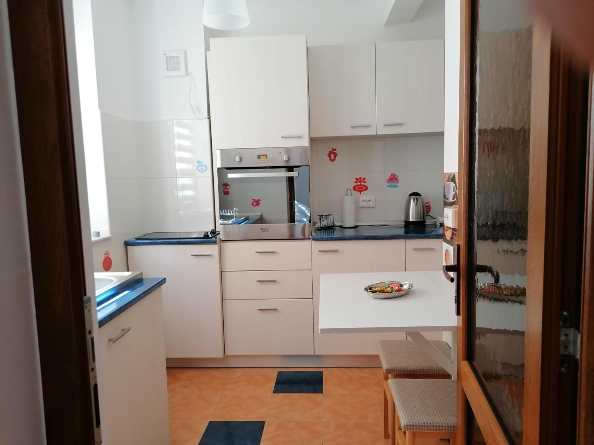 Mara Studio Apartment Constanta Bagian luar foto
