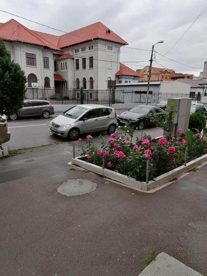 Mara Studio Apartment Constanta Bagian luar foto